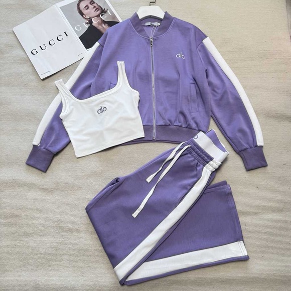 ALO Yoga Pants - ALO Yoga Lavender and White Women's Jogger Set